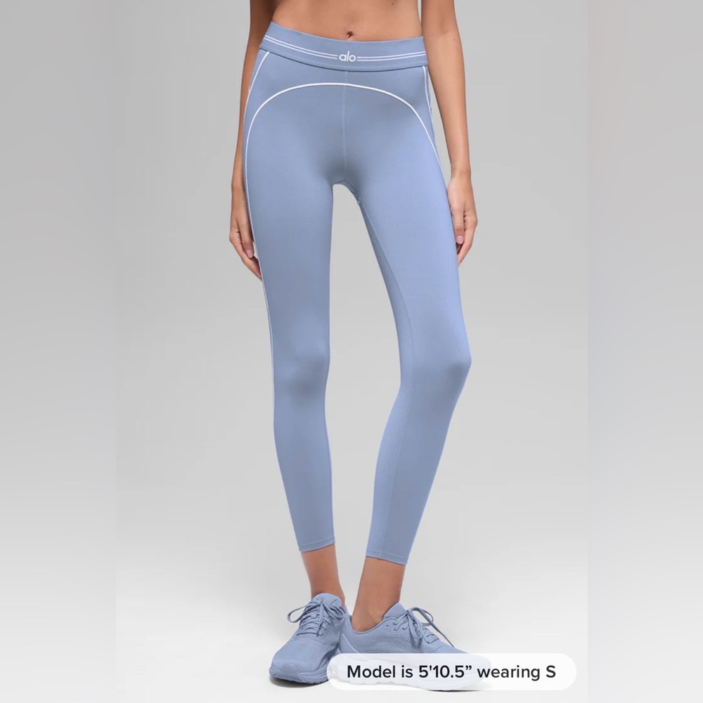 ALO Yoga Airbrush High Waist 7/8 Heart Throb Legging in Winterfrost/White M. NWT